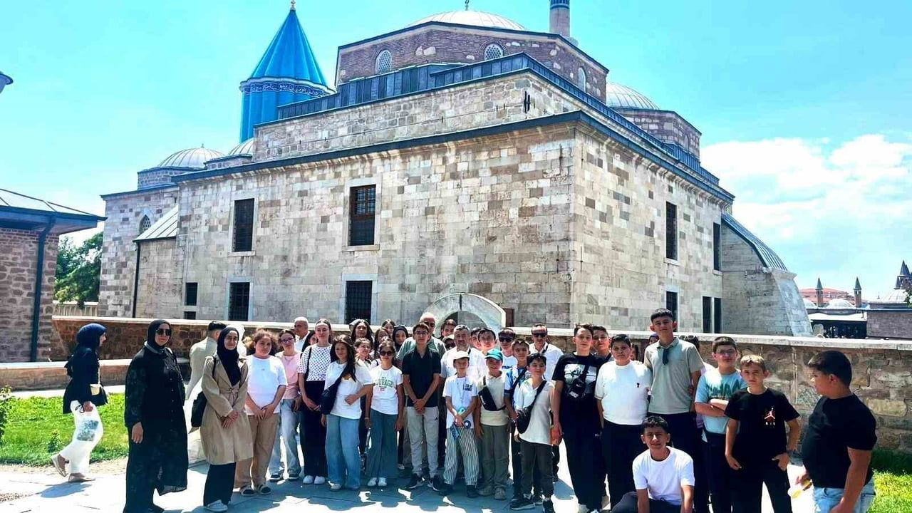 HİSARCIK’TA YAZ KUR’AN KURSU ÖĞRENCİLERİ KONYA’YI GEZDİ