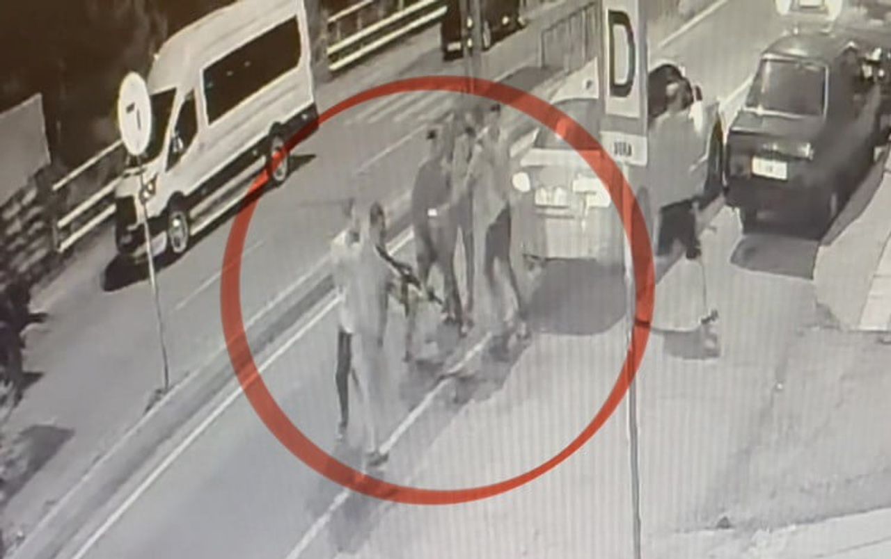 SAMSUN’DA GEÇEN YIL SOKAK ORTASINDA POMPALI TÜFEKLE DÜZENLENEN VE 3 KİŞİNİN YARALANDIĞI SİLAHLI...