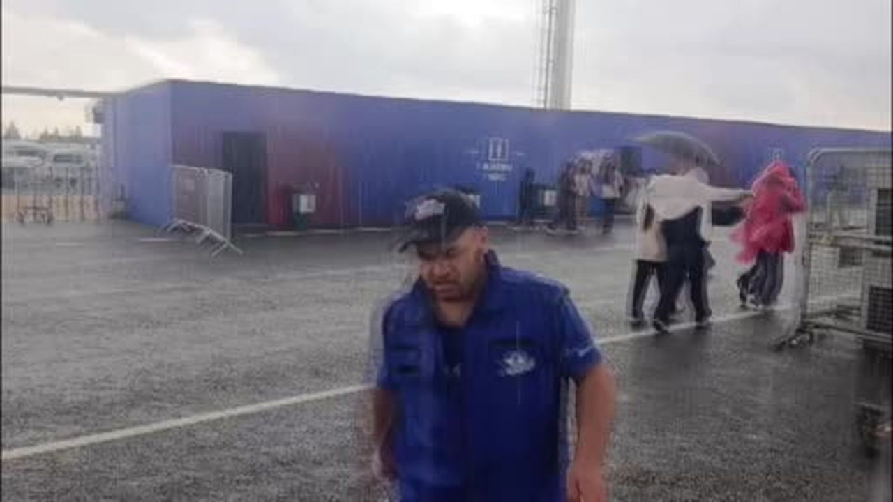 Vatandaşlar yağmura rağmen TEKNOFEST Güneydoğu'ya akın ediyor