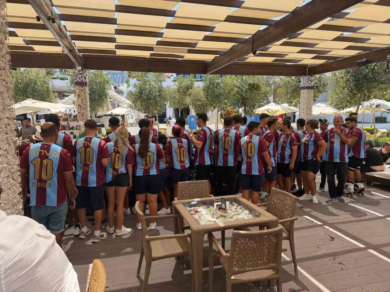 TRABZONSPOR’UN ESKİ BAŞKAN YARDIMCISI İŞ İNSANI MURAT BOZOĞLU, BORDO-MAVİ SEVGİSİNİ KIBRIS’IN...