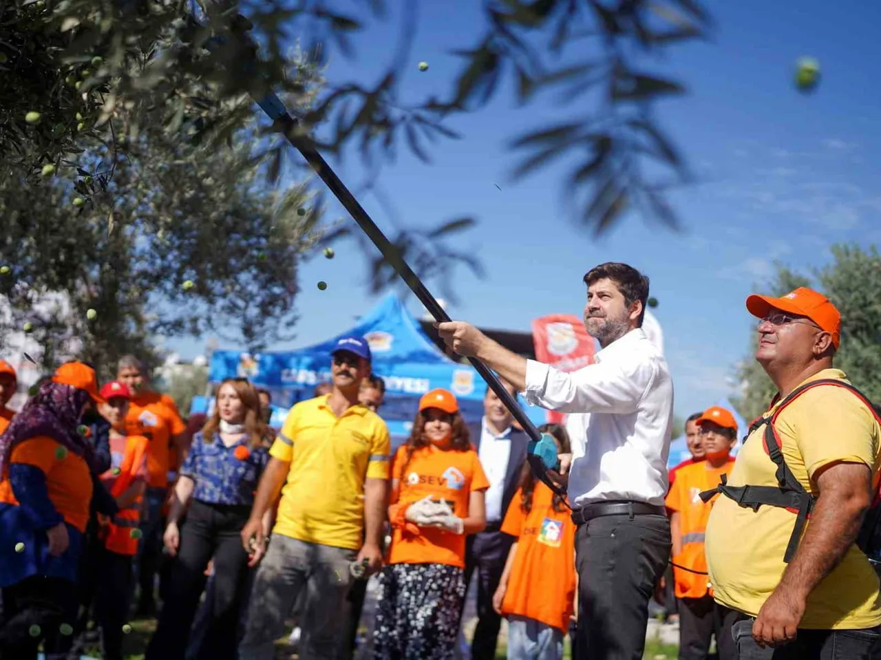 TARSUS BELEDİYE BAŞKANI ALİ BOLTAÇ'IN DA KATILDIĞI ETKİNLİKTE ELDE EDİLECEK ZEYTİNYAĞININ, LÖSEMİ...
