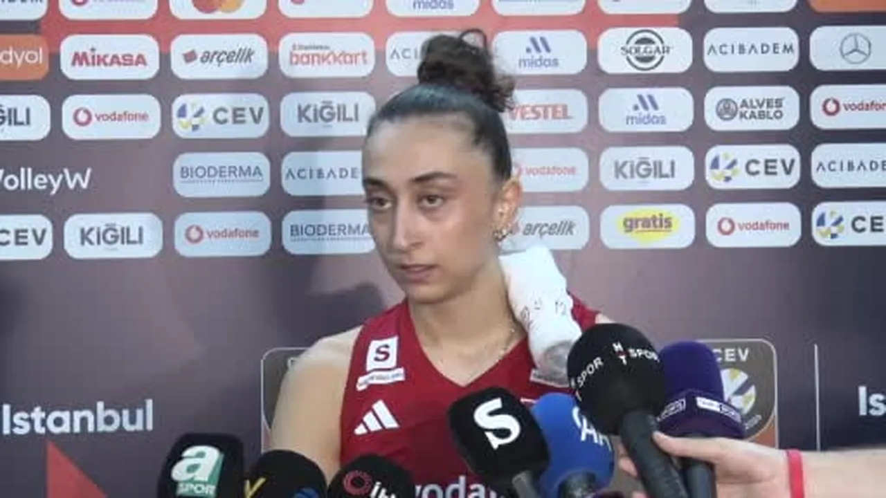 A Milli Kadın Voleybol Takımı oyuncusu Elif Şahin, grup maçlarının sonlarına doğru geldiklerini...