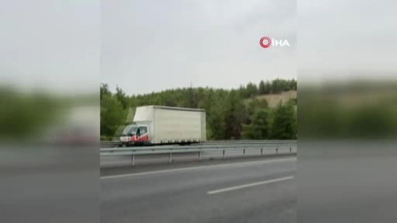 Kilis'te yıldırımın düşmesiyle ormanlık alanda yangın çıktı