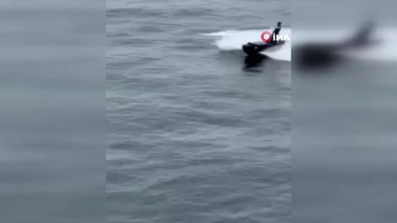 Bulgaristan’ın Karadeniz kıyısı açıklarında dün 3 deniz dronuyla vurulan Yunanistan’a ait Liberya...