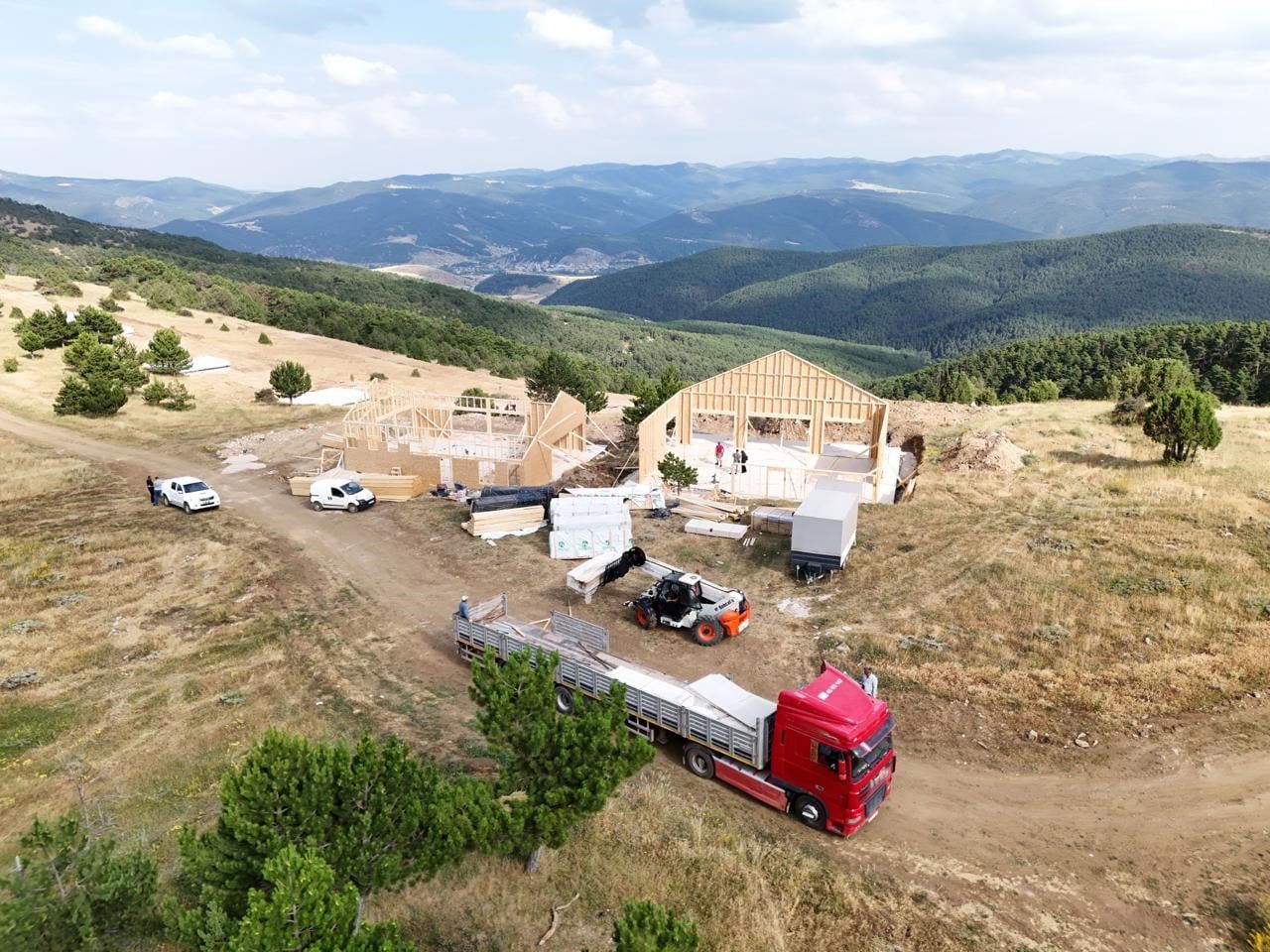 AKDAĞMADENİ BELEDİYESİ TARAFINDAN SU OLUĞU KEÇİKALESİ BÖLGESİNDE HAYATA GEÇİRİLEN AKÇAM...