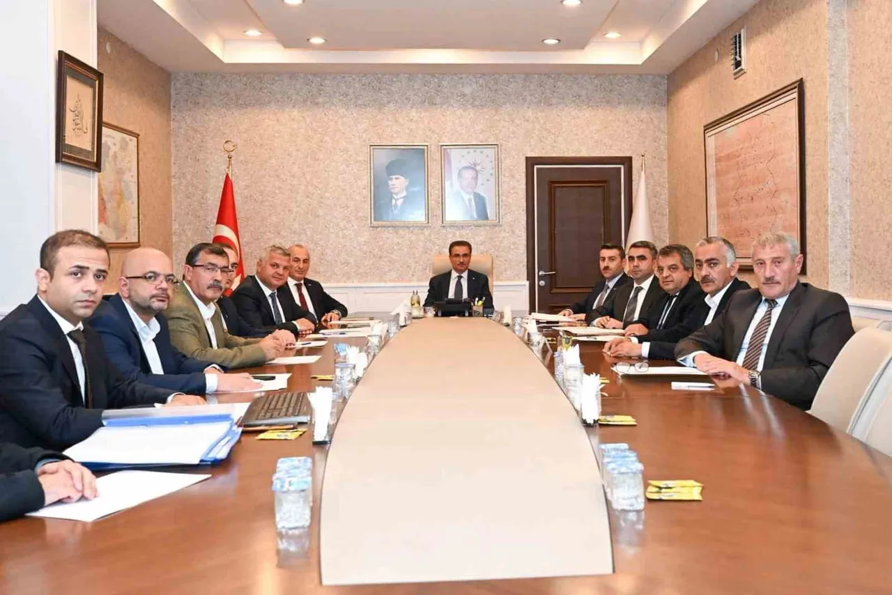 TOPRAK KORUMA KURULU TOPLANTISI, VALİ AYDIN BARUŞ’UN BAŞKANLIĞINDA GERÇEKLEŞTİRİLDİ.