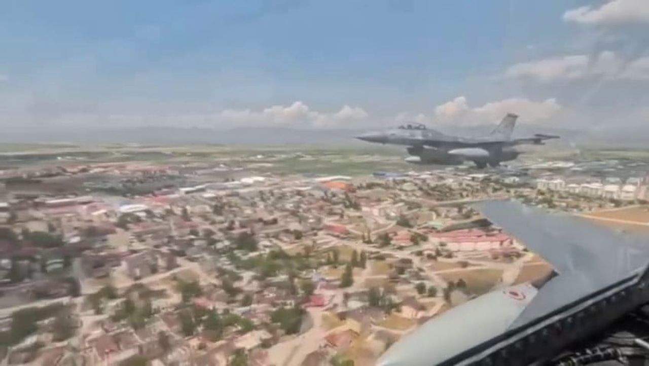 MİLLİ SAVUNMA BAKANLIĞI, ERZURUM KONGRESİ'NİN 107'İNCİ YIL DÖNÜMÜ VESİLESİYLE DÜN SELAMLAMA UÇUŞU...