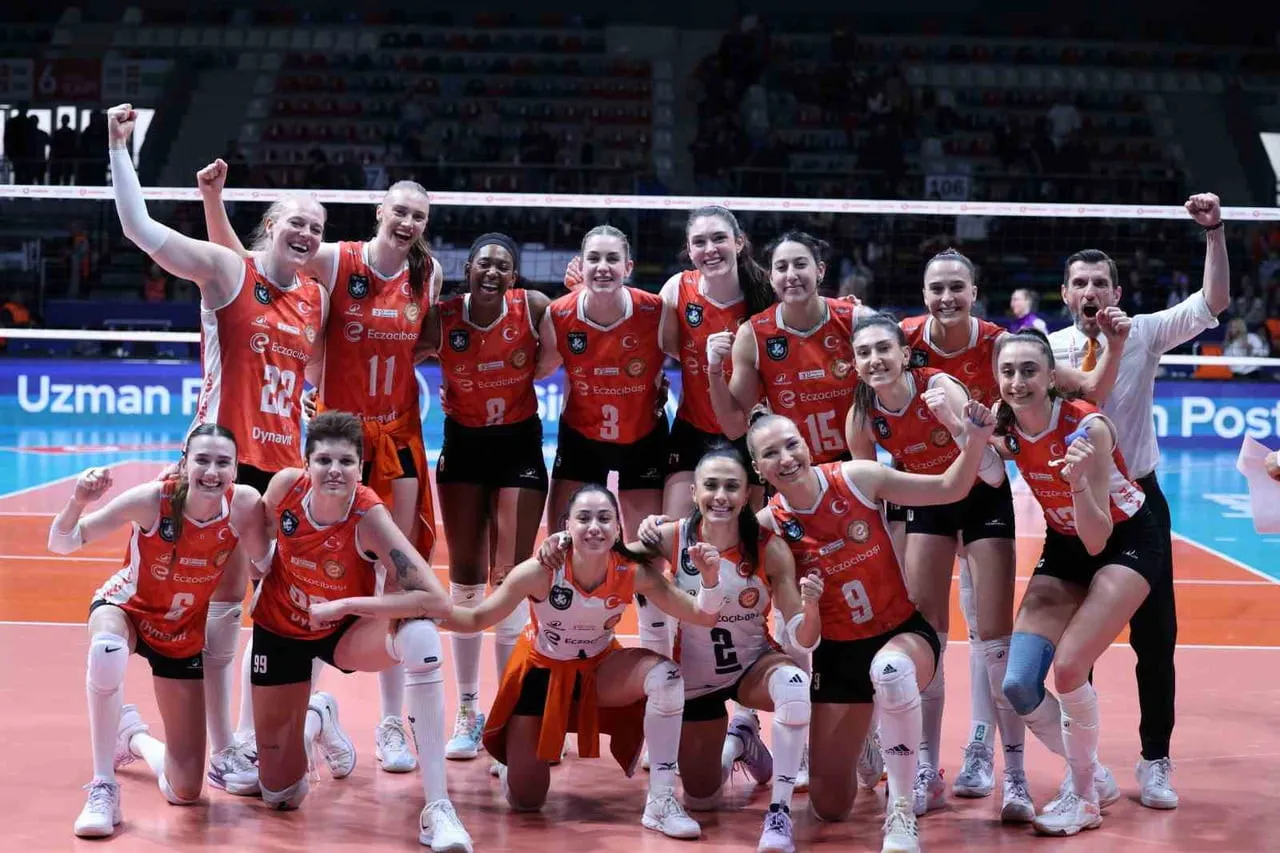 ECZACIBAŞI DYNAVİT, VODAFONE SULTANLAR LİGİ'Nİ 3. BİTİREREK 2026-2027 SEZONUNDA CEV ŞAMPİYONLAR...