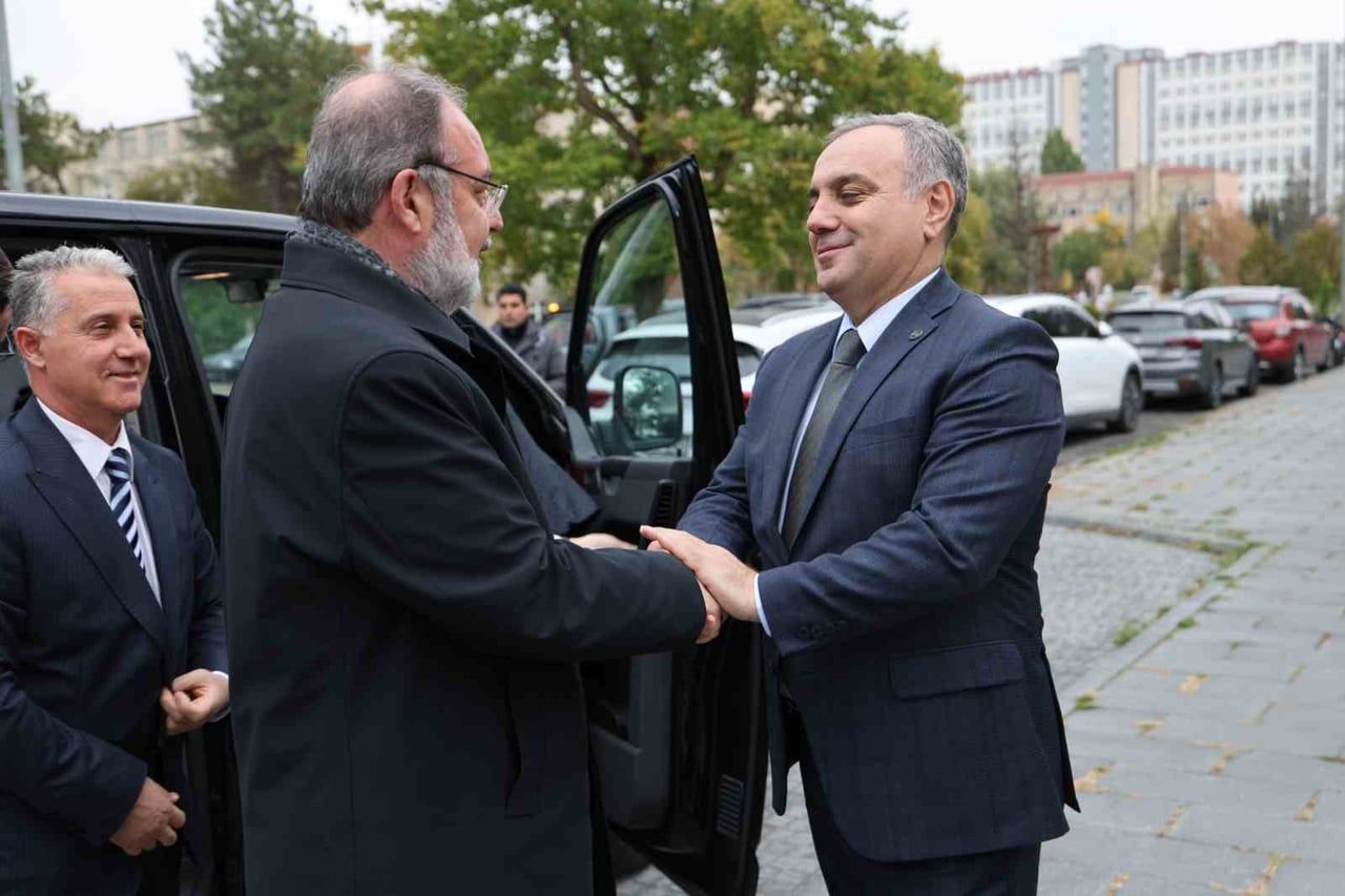 TÜRKİYE ULUSLARARASI İSLAM BİLİM VE TEKNOLOJİ ÜNİVERSİTESİ REKTÖRÜ PROF. DR. MEHMET GÖRMEZ...