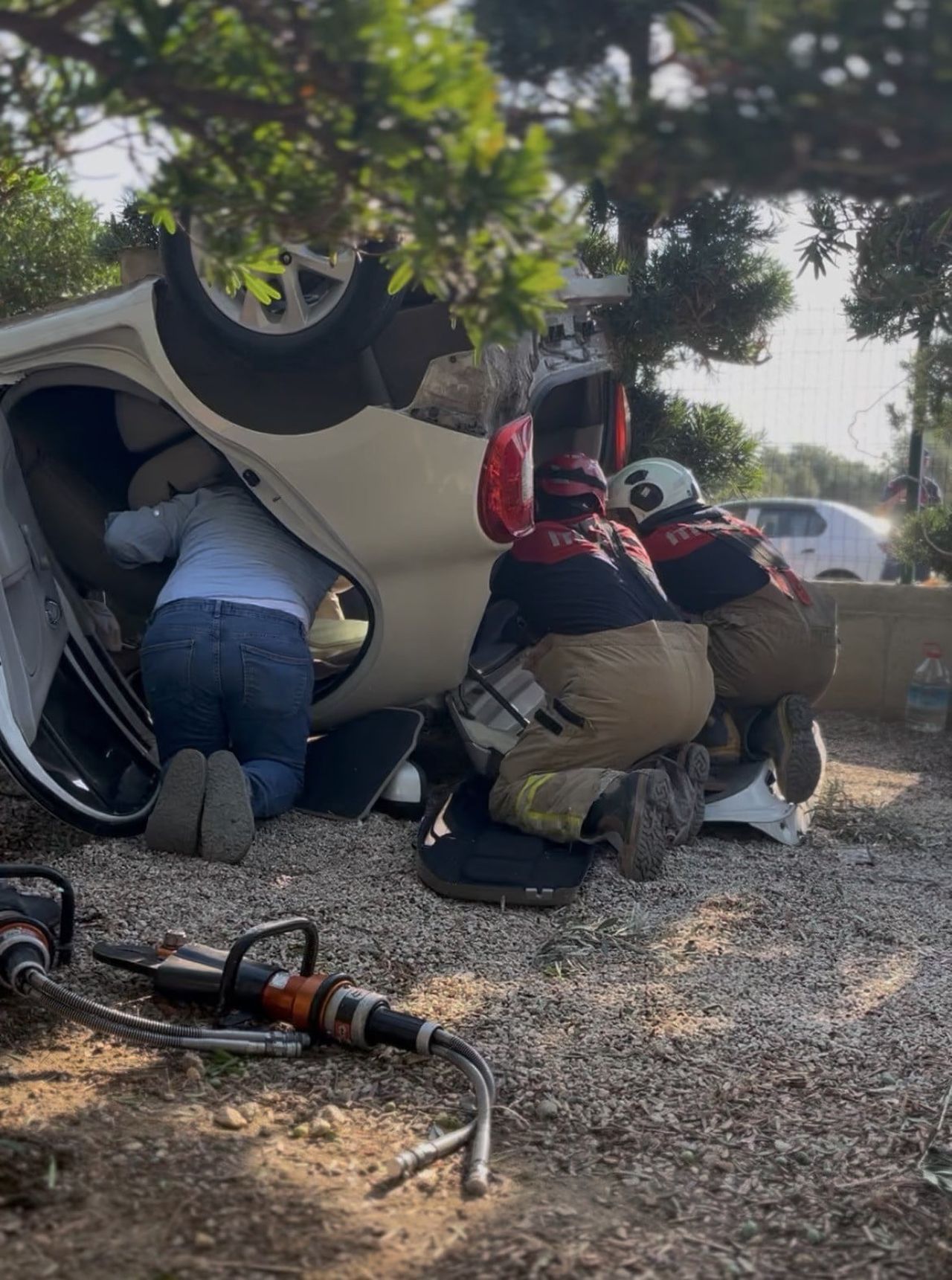 YARALI ARAÇTAN KURTARMA