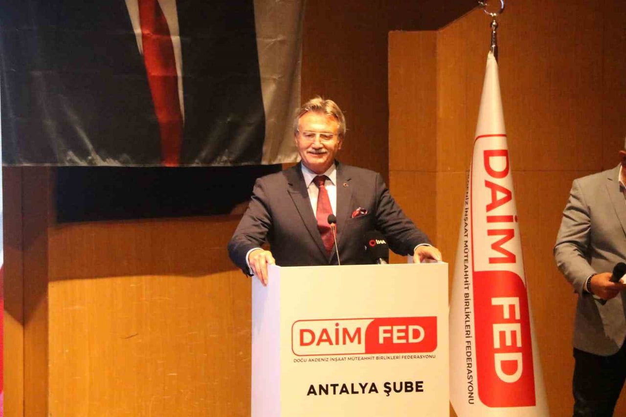 ESKİ DEVLET BAKANI KÜRŞET TÜZMAN