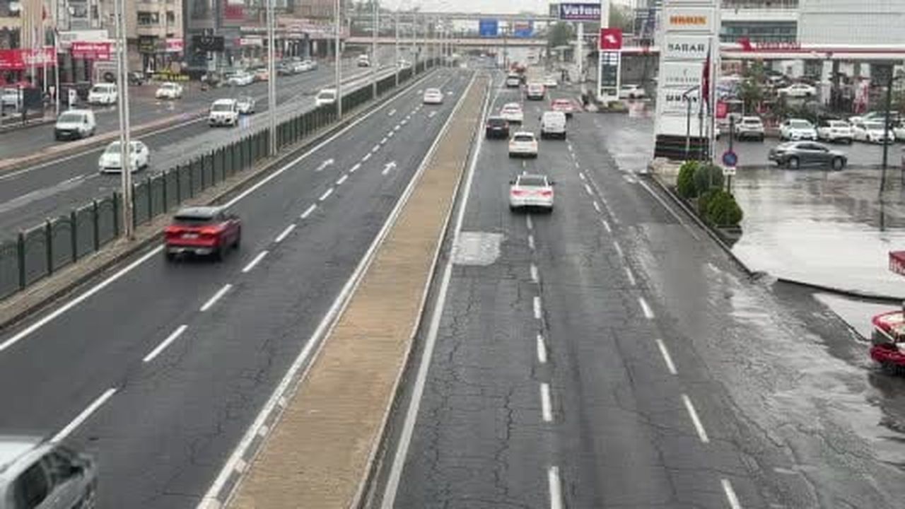 Diyarbakır’da sağanak etkisini sürdürüyor