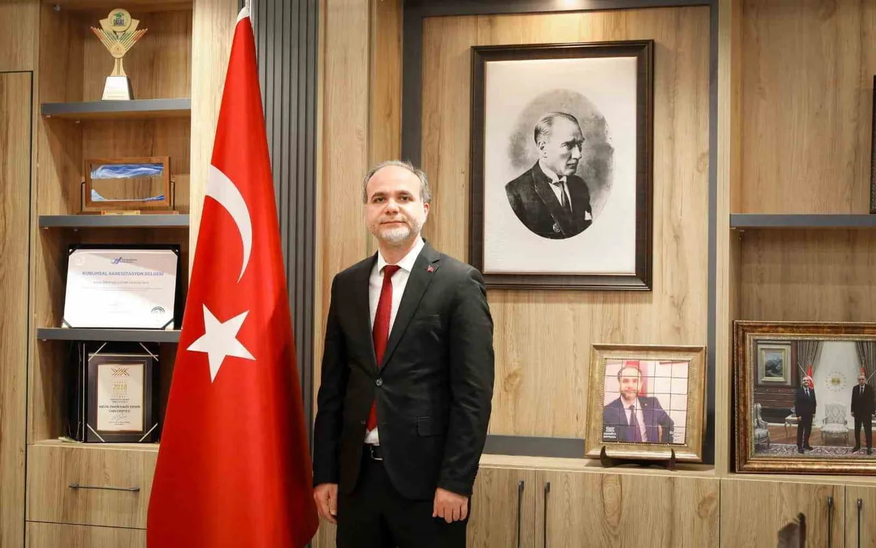 REKTÖR USLU’DAN 30 AĞUSTOS ZAFER BAYRAMI MESAJI