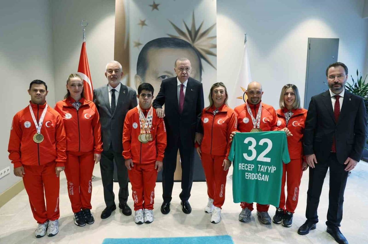 CUMHURBAŞKANI RECEP TAYYİP ERDOĞAN, TÜRKİYE ÖZEL SPORCULAR SPOR FEDERASYONU TEMSİLCİLERİ VE...