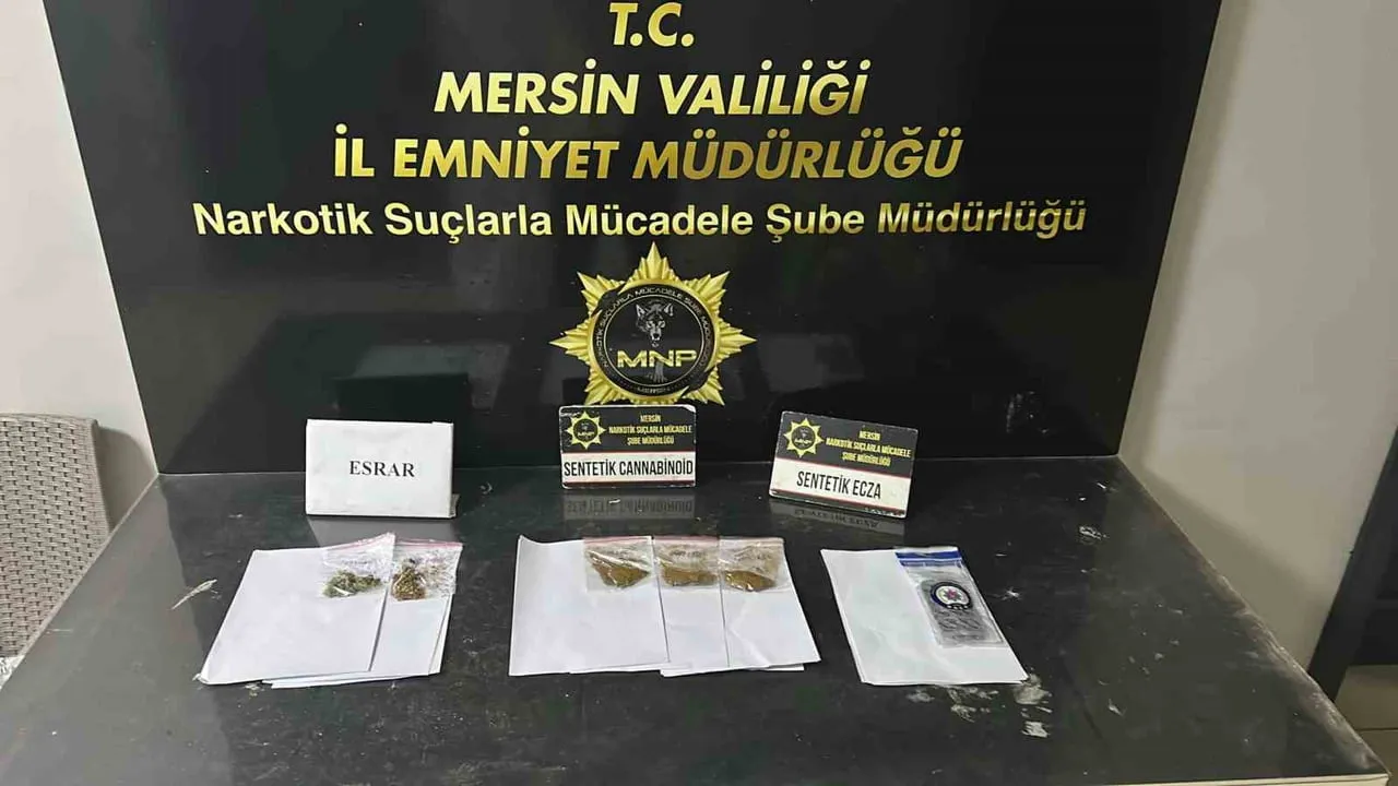 MERSİN’DE UYUŞTURUCU MADDE TİCARETİ YAPTIĞI BELİRLENEN SOKAK SATICILARINA YÖNELİK MEZİTLİ VE...