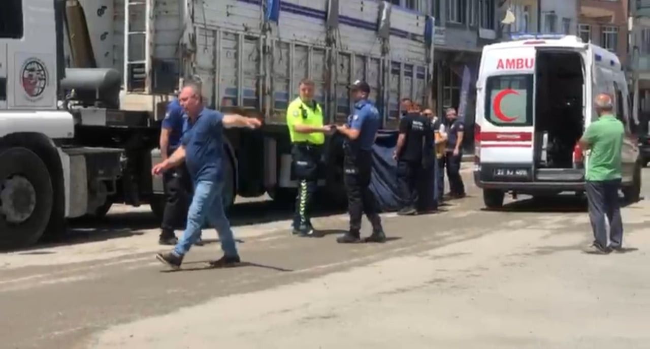 EDİRNE'NİN HAVSA İLÇESİNDE MEYDANA GELEN KAZADA KAMYONUN ÇARPTIĞI YAYA HAYATINI KAYBETTİ.