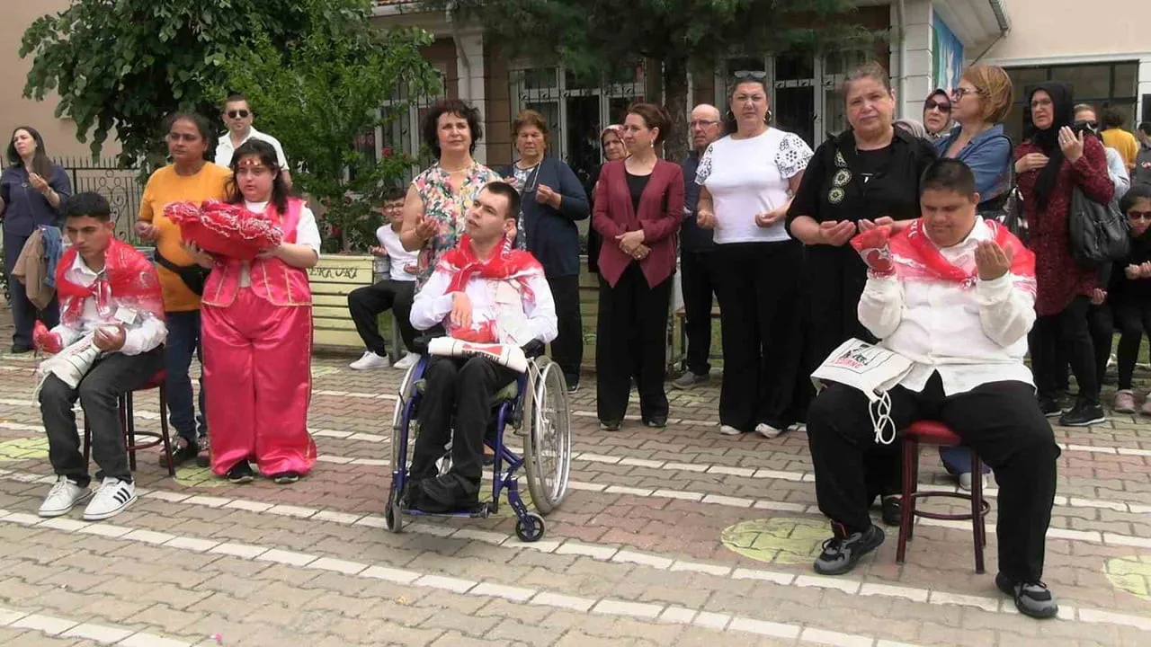 EDİRNE’DE ENGELLİLER HAFTASI DOLAYISIYLA DÜZENLENEN “FARKINDALIK VE TEMSİLİ ASKER KINASI PROGRAMI”...