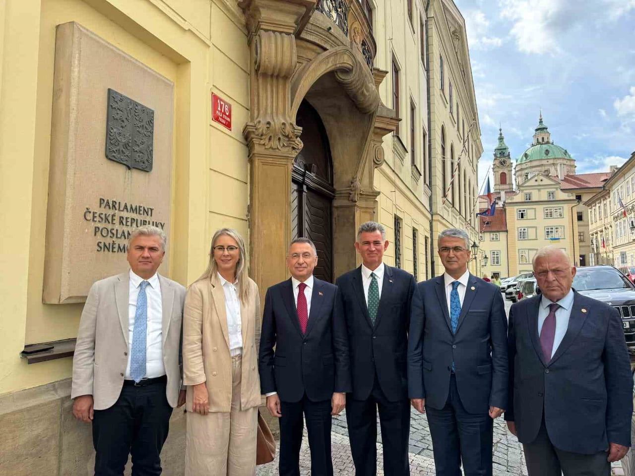 TBMM DIŞİŞLERİ KOMİSYONU BAŞKANI OKTAY, ÇEKYA'NIN BAŞKENTİ PRAG'TAKİ TEMASLARINI...