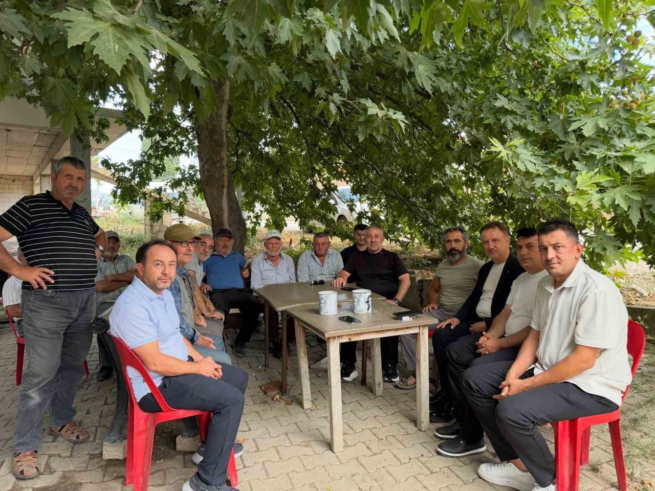 İL BAŞKANI YILDIRIM KÖYLERDE VATANDAŞLARLA BULUŞTU