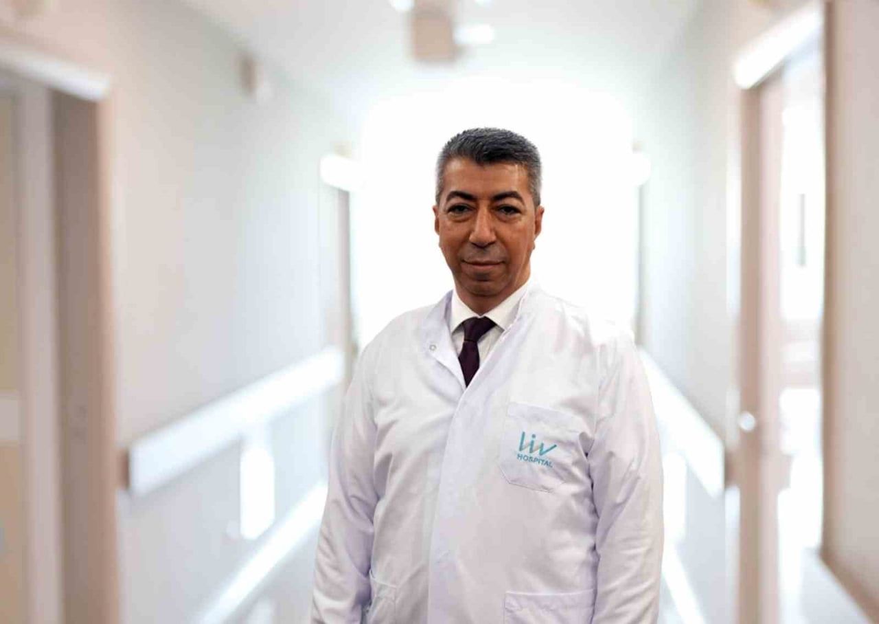 LİV HOSPİTAL KULAK BURUN BOĞAZ UZMANI PROF. DR. ÖMER ERDUR