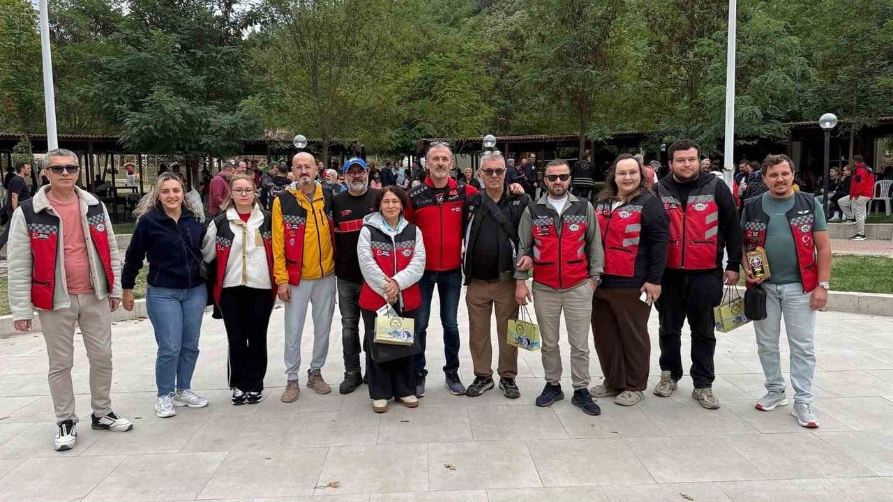 ÇANAKKALE’NİN ÇAN İLÇESİNE BAĞLI ETİLİ KÖYÜNDE BİR ARAYA GELEN MOTOSİKLET TUTKUNLARI, BU YIL...