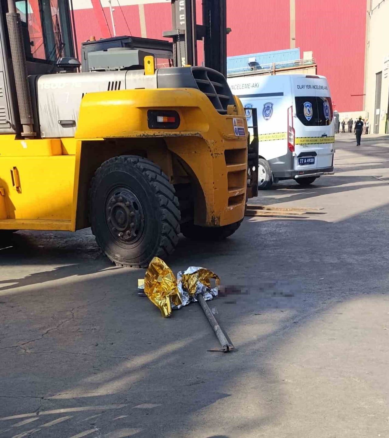 YALOVA’NIN ALTINOVA İLÇESİNDEKİ TERSANELER BÖLGESİNDE MEYDANA GELEN KAZADA, FORKLİFTİN ÇARPTIĞI...