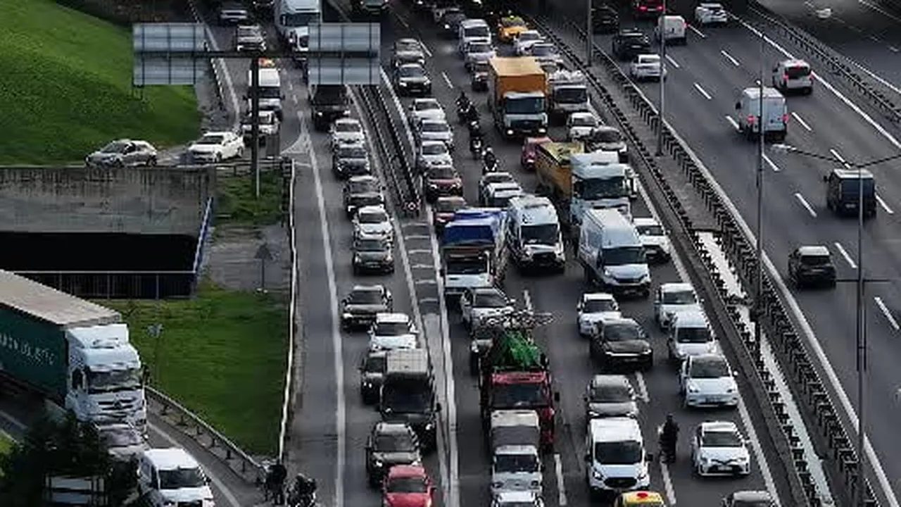 Ambulansın saniyelerle yarış böyle görüntülendi