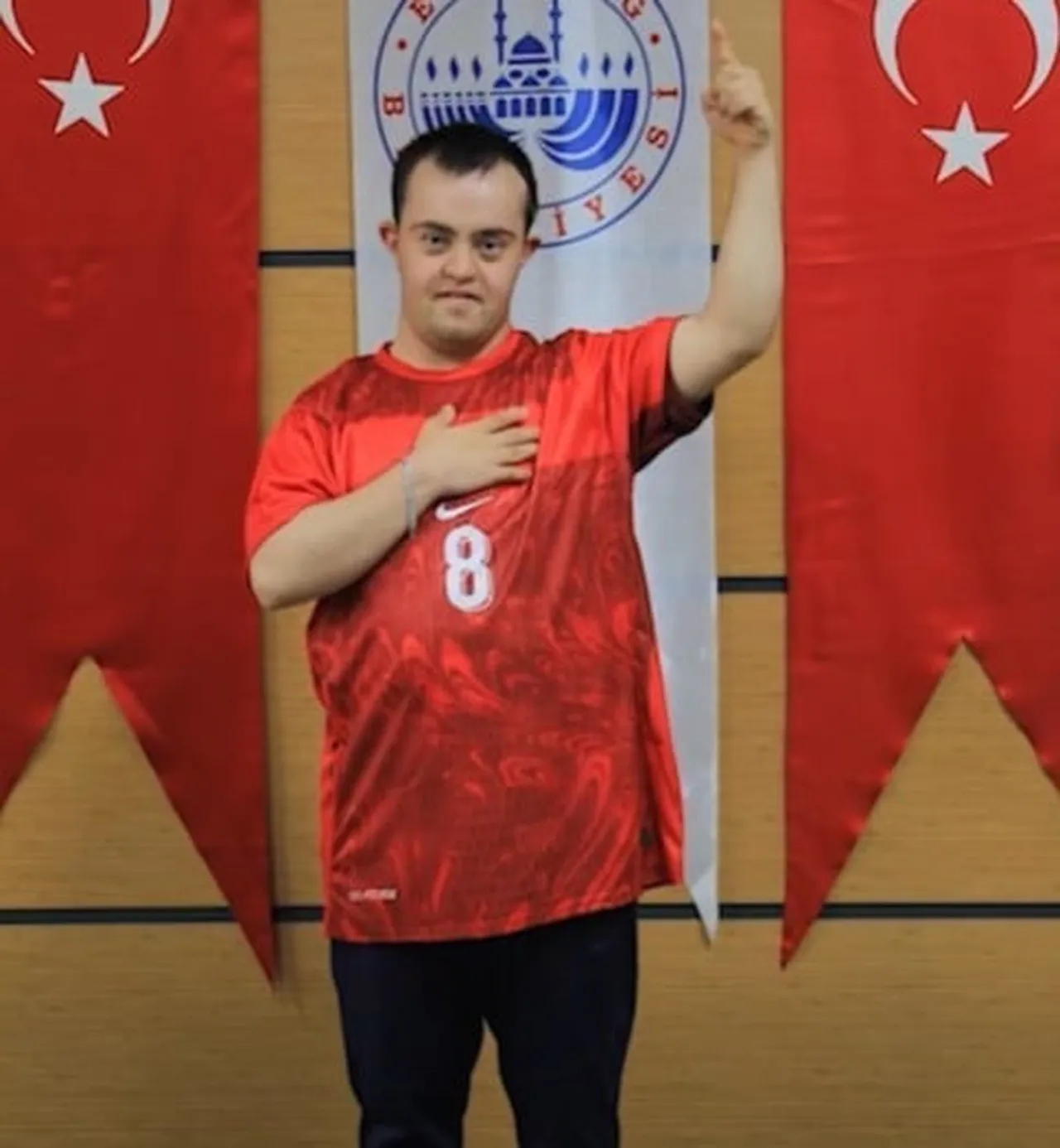 ELAZIĞ BELEDİYESİ ENGELSİZ YAŞAM MERKEZİ ÖĞRENCİLERİ, DÜNYA KUPASI MAÇLARI ÖNCESİ A MİLLİ TAKIMA...