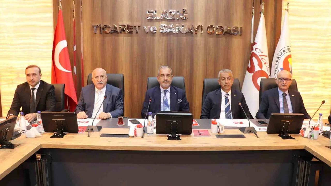 ELAZIĞ TİCARET VE SANAYİ ODASI AYLIK MECLİS TOPLANTISI GERÇEKLEŞTİRİLDİ. TOPLANTIYA ELAZIĞ TSO...
