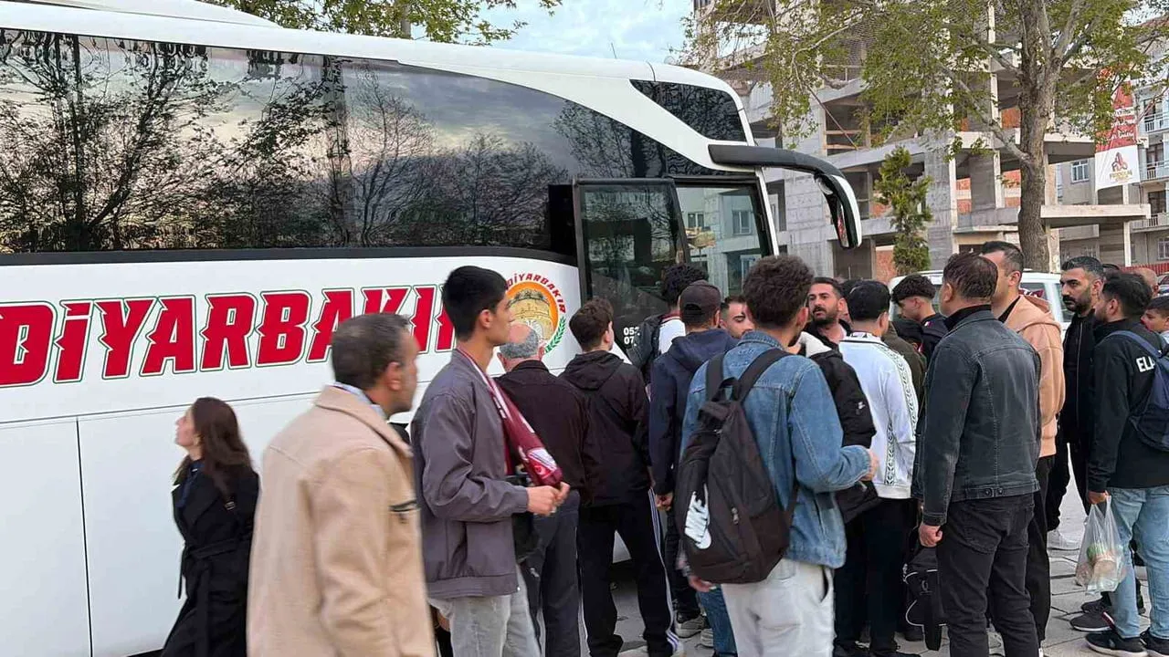 ELAZIĞ'DAN YÜZLERCE TARAFTAR BURSA'YA GİTTİ