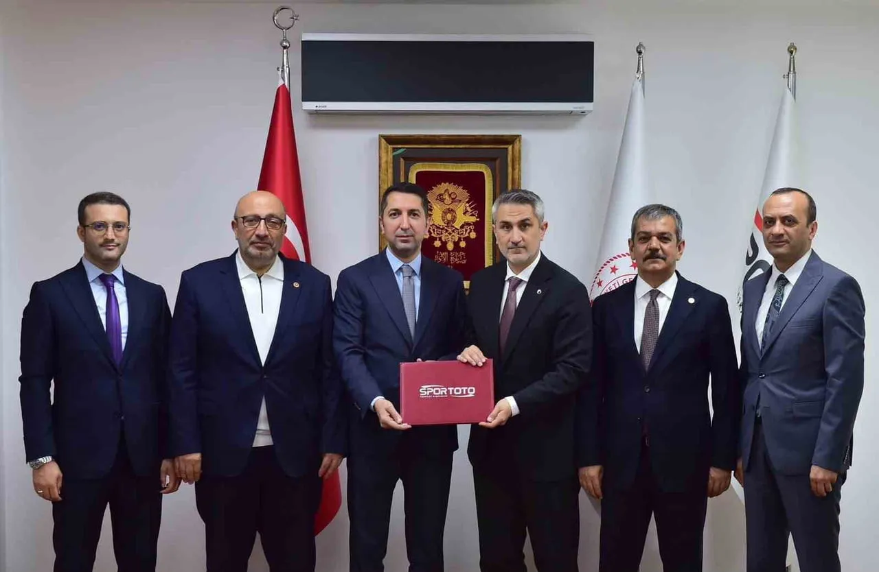 ELAZIĞ’A 10 YENİ SPOR SAHASI
