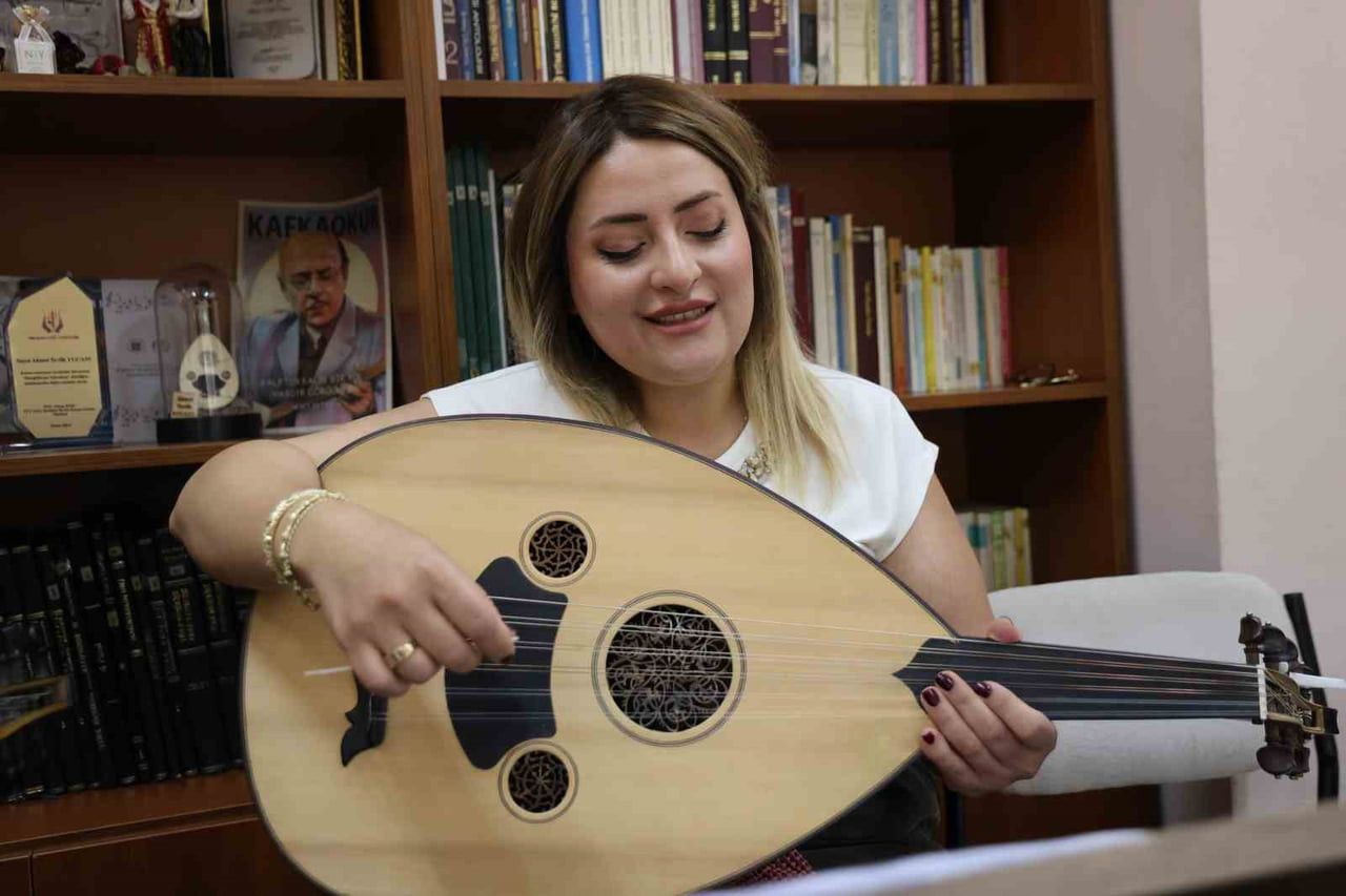 ELAZIĞ’DA 10 YIL BOYUNCA HEMŞİRELİK YAPAN HATİCE MERVE AKGÜN, ÇOCUKLUK YAŞLARINDAN İTİBAREN DEVLET...