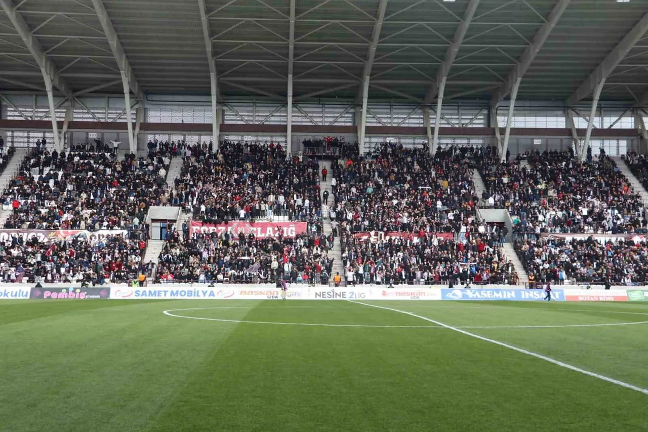 ELAZIĞSPOR BAYRAK SEFERBERLİĞİ BAŞLATTI