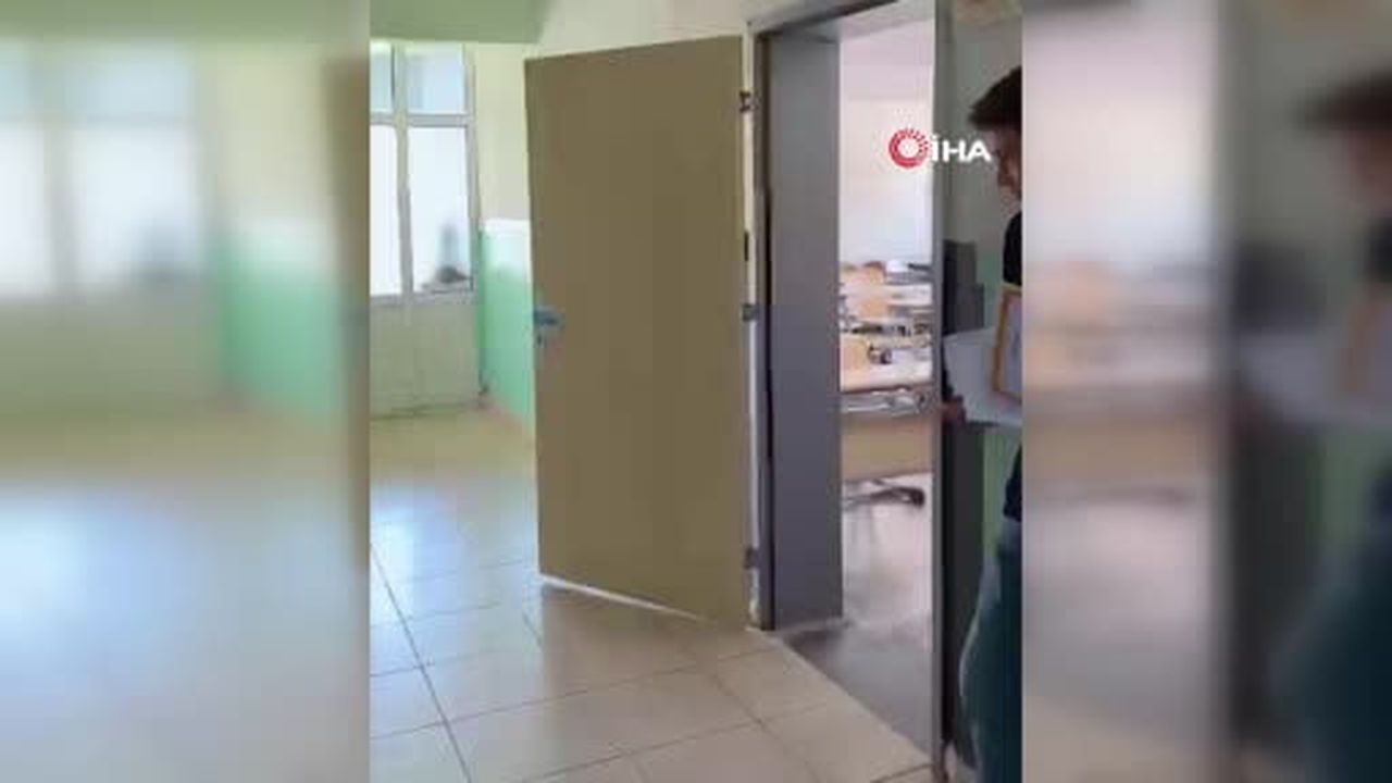 Emekliliğe 40 yıl emek verdiği öğrencileri uğurladı