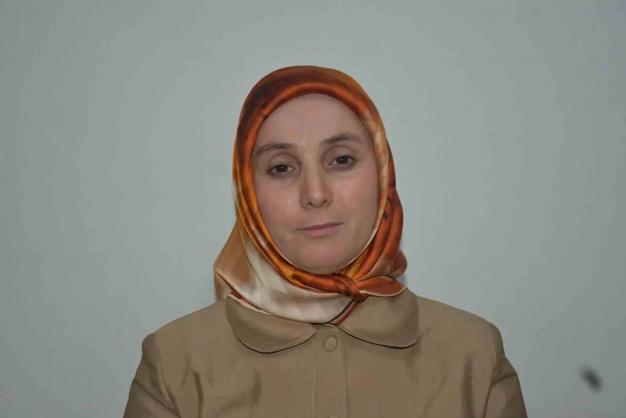 EMİNE TOPAL