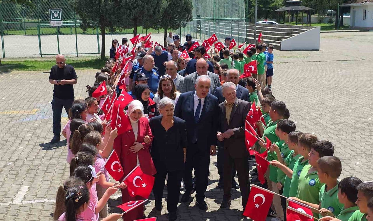 EMNİYET MÜDÜRÜ UFUK BAYSAN'IN ANNE VE BABASI ADINA YAPTIRILAN ÇOK AMAÇLI SALON HİZMETE...