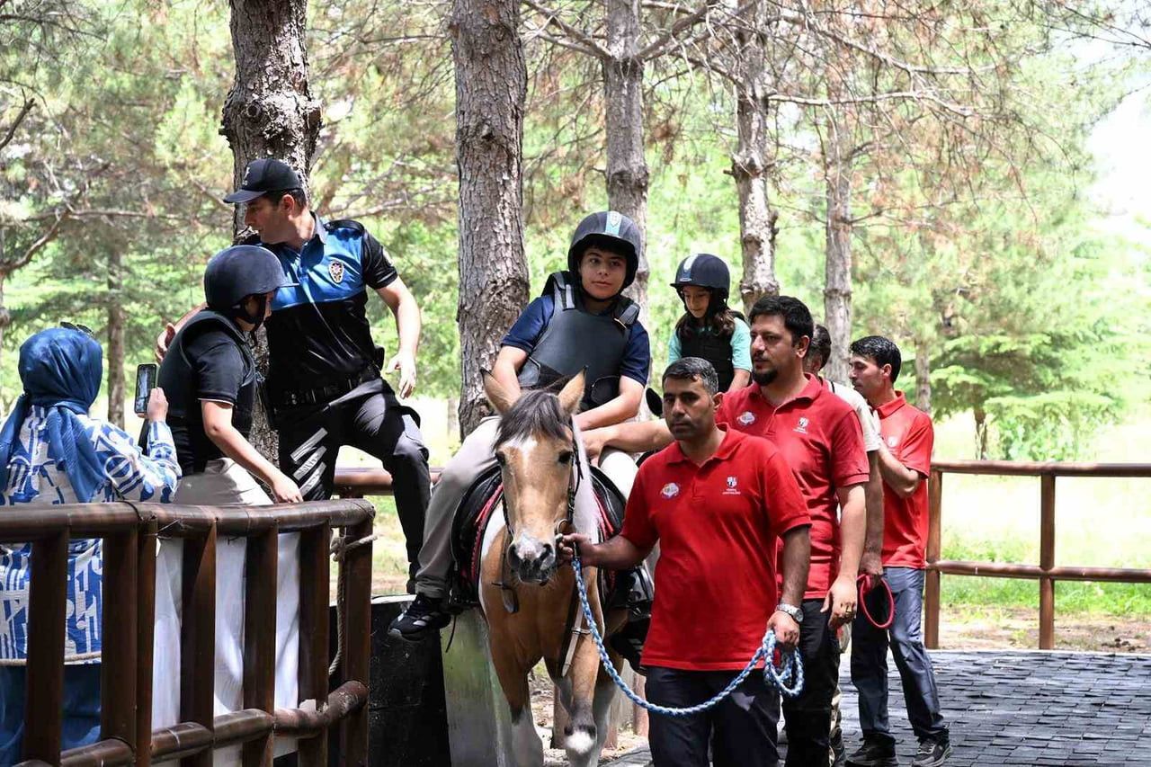 EMNİYET TEŞKİLATI VAZİFE MALULÜ VE ŞEHİT AİLELERİ VAKFI ELAZIĞ İL BAŞKANLIĞI ŞEHİT VE GAZİ...
