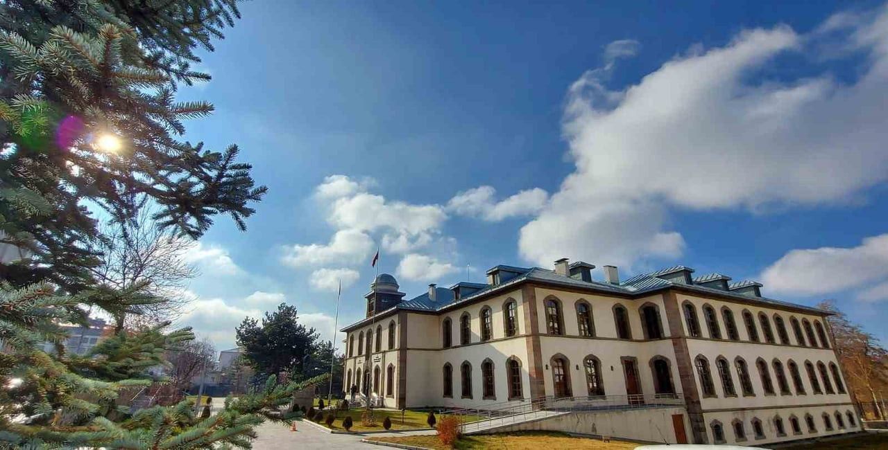 ER-VAK BAŞKANI ERDAL GÜZEL, GÜÇLENDİRME ÇALIŞMALARI NEDENİYLE ERZURUM KONGRE BİNASI’NDAKİ 322...
