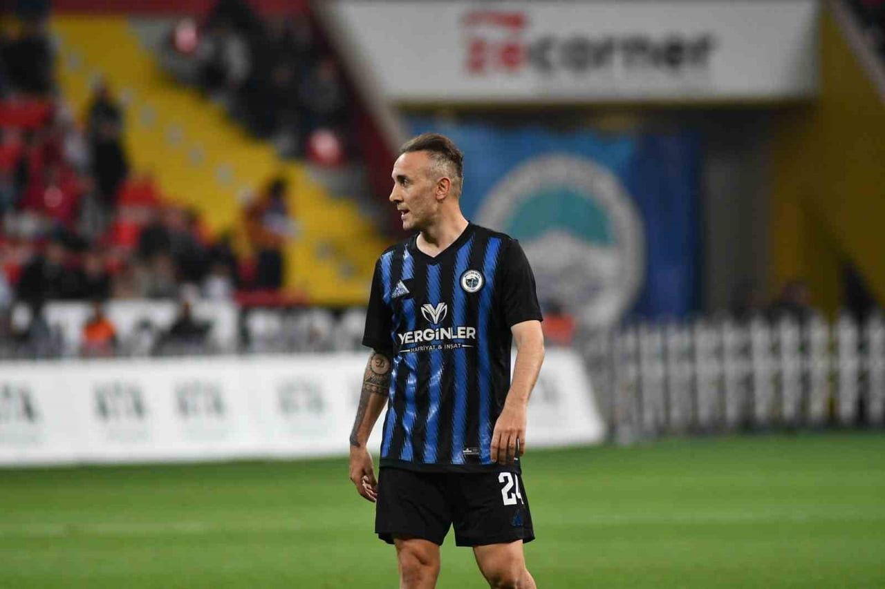 ERCİYES 38 FUTBOL SPOR KULÜBÜ, YENİ SEZON ÖNCESİ İÇ TRANSFERDE 8 İSİM İLE YENİDEN...