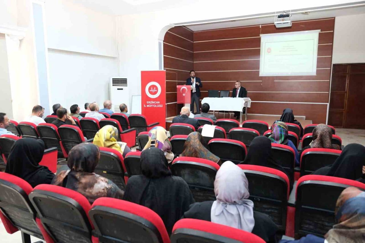 ERZİNCAN İL MÜFTÜLÜĞÜ TARAFINDAN DÜZENLENEN PROGRAMDA, HAFIZLIK BELGESİNE SAHİP 8. SINIF...