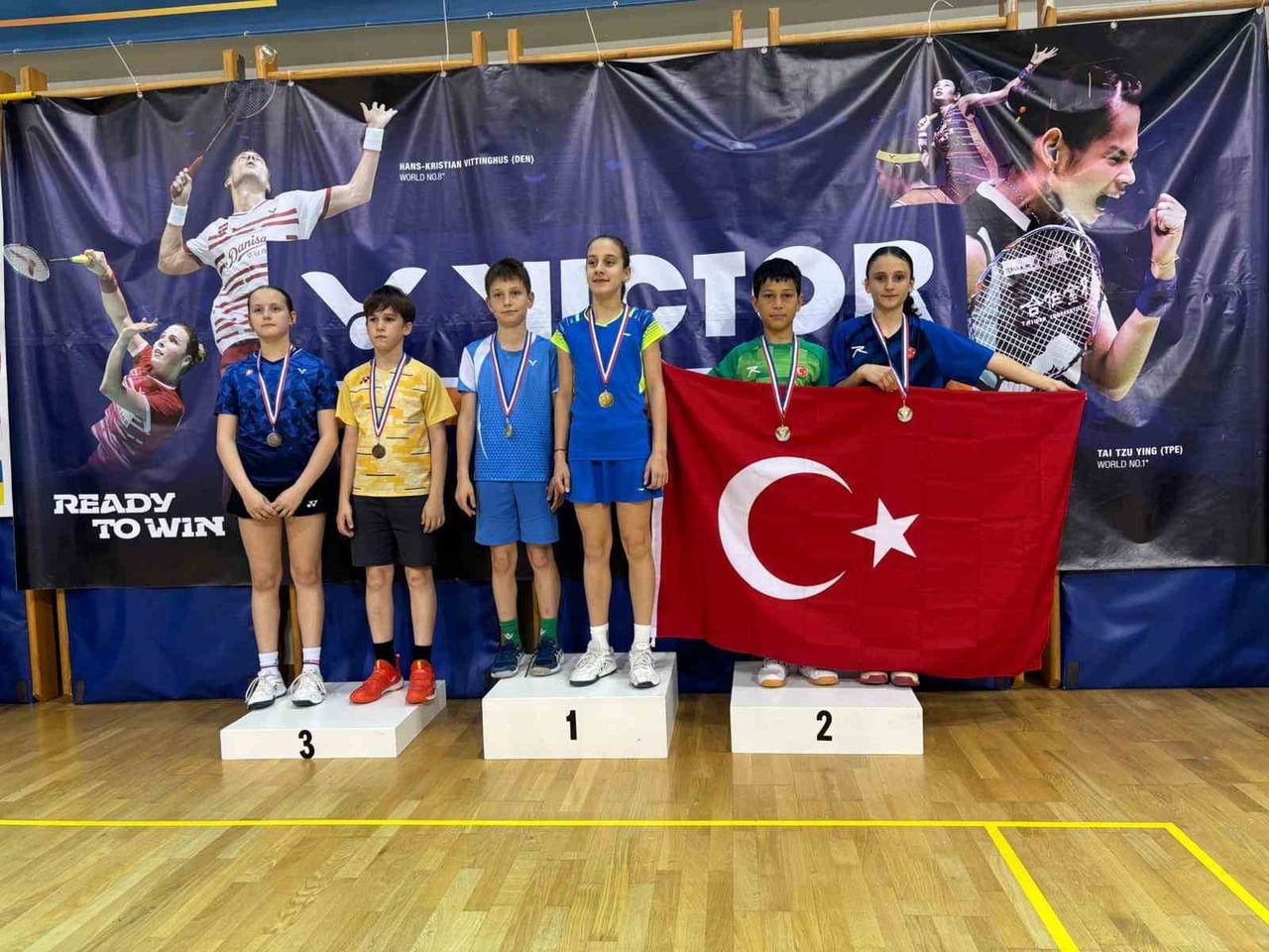 ERZİNCANLI BADMİNTONCULARDAN AVRUPA İKİNCİLİĞİ