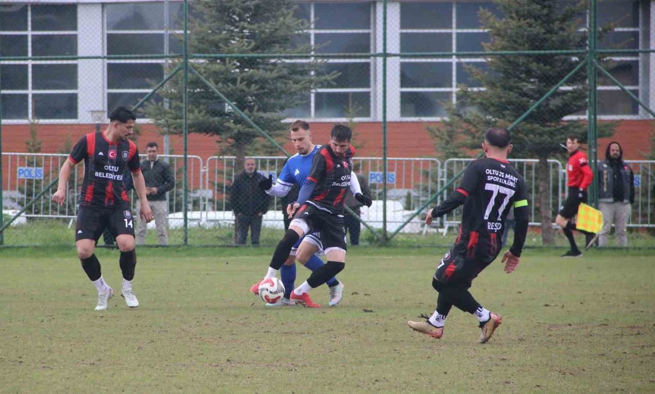 ERZURUM BÜYÜKŞEHİR BELEDİYESİ SPOR KULÜBÜ, OLTU 25 MART SPOR KULÜBÜ ARASINDA OYNANAN PLAY-OUT...