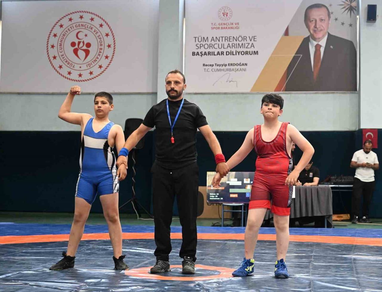 ERZURUM GÜREŞ İL TEMSİLCİLİĞİ FAALİYET PROGRAMI KAPSAMINDA DÜZENLENEN MİNİKLER GÜREŞ İL SEÇMELERİ...