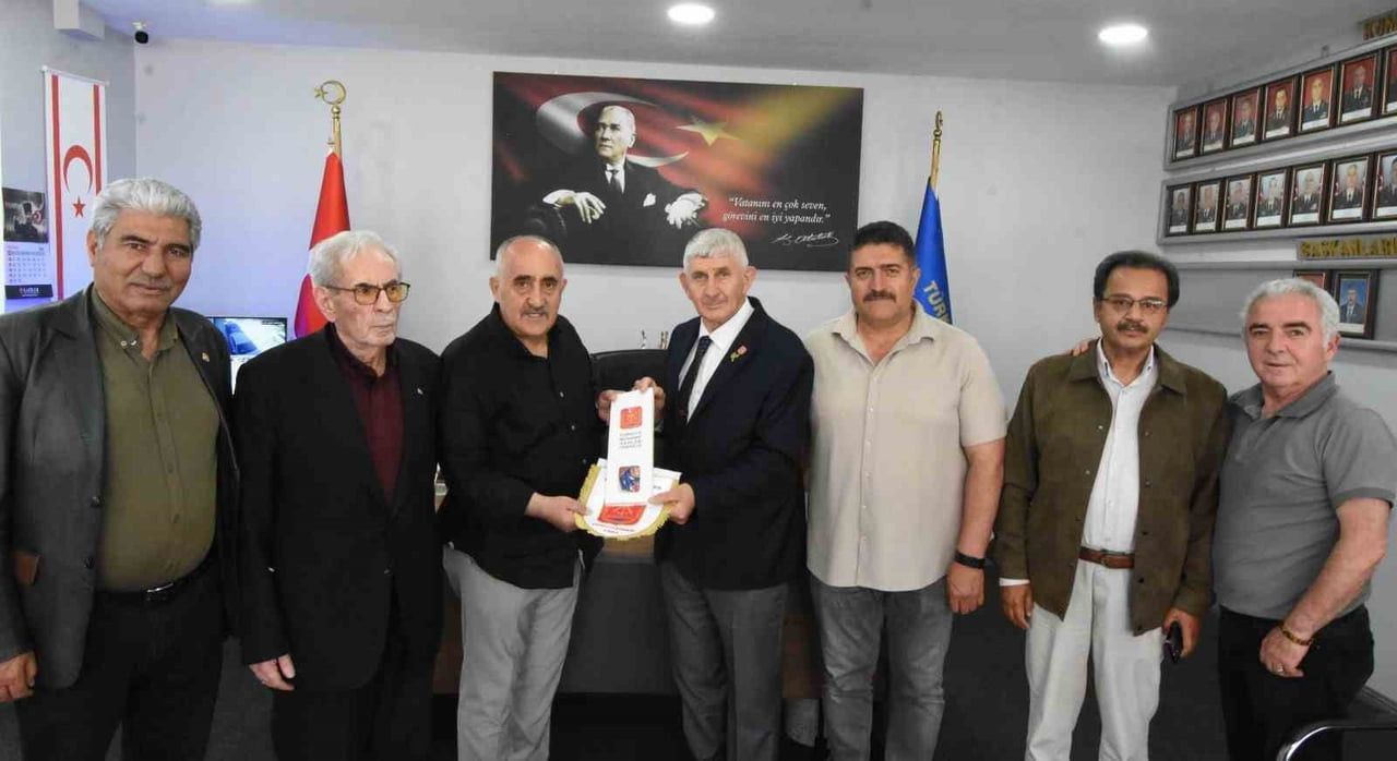 ERZURUM KENT KONSEYİ BAŞKANI HÜSEYİN TANFER VE KENT KONSEYİ YÜRÜTME KURULU ÜYELERİ, TÜRKİYE...