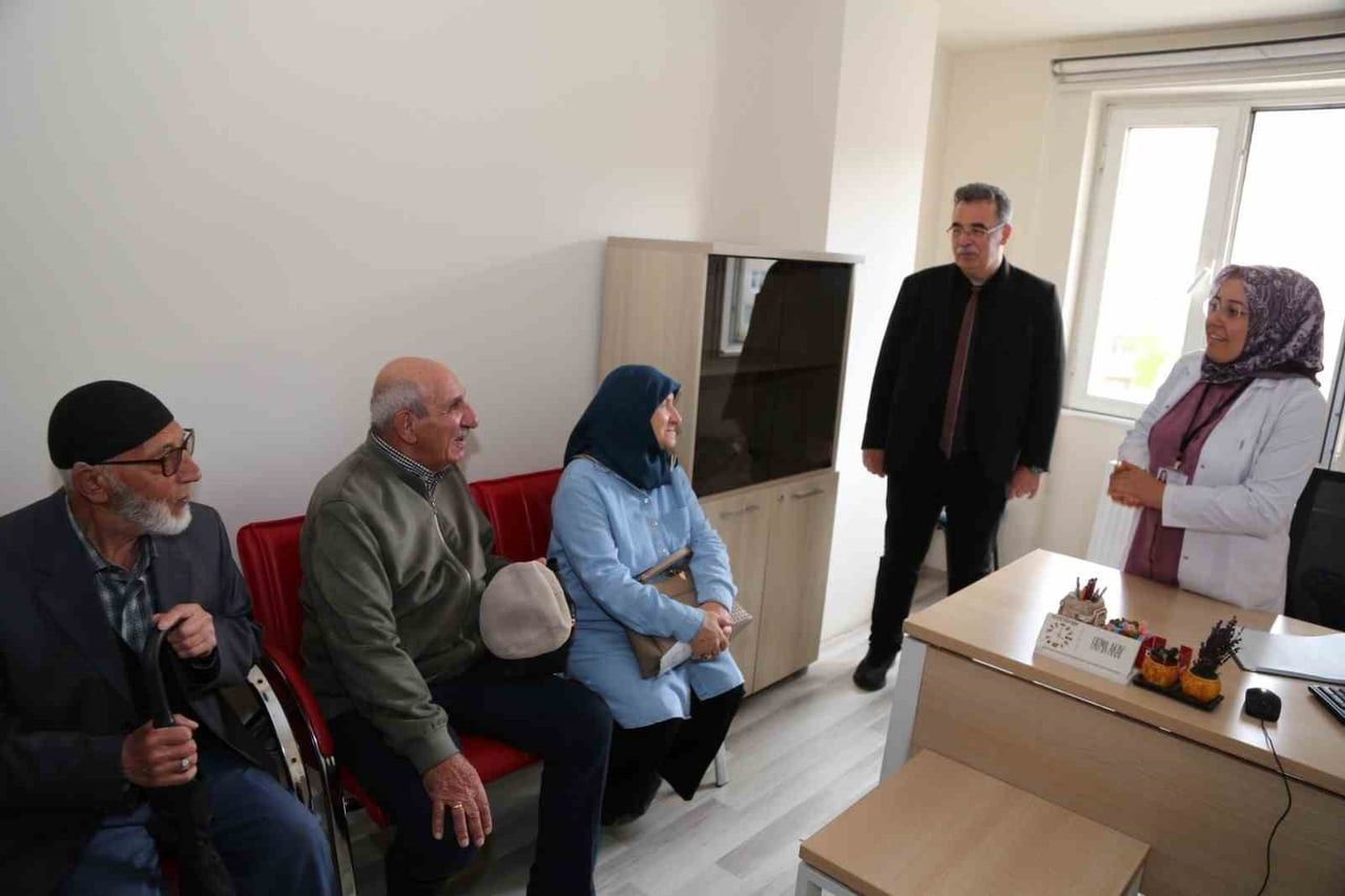 ERZURUM VALİLİĞİ HİMAYESİNDE YÜRÜTÜLEN PROJE KAPSAMINDA, EVDE SAĞLIK HİZMETİ ALAN 80 YAŞ VE ÜZERİ...