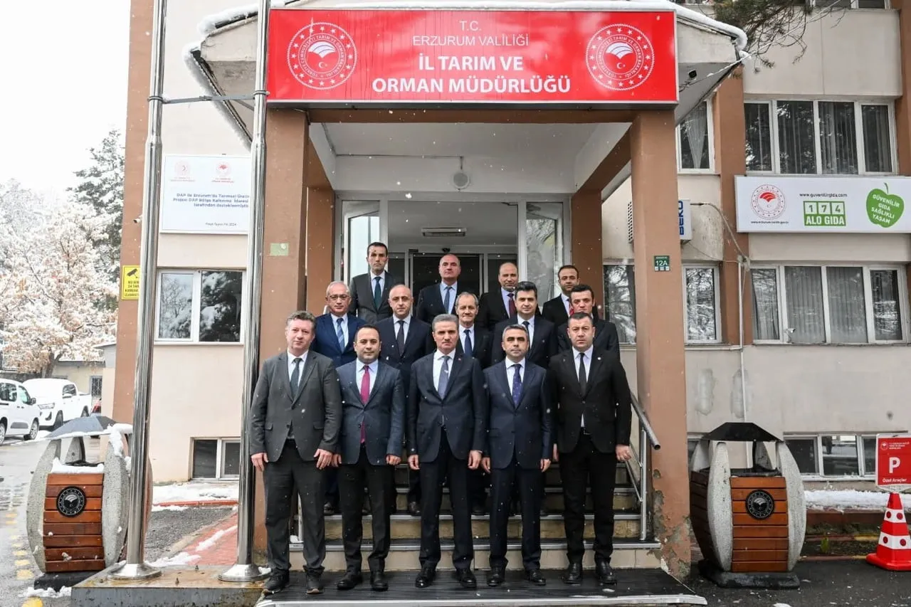 ERZURUM VALİSİ AYDIN BARUŞ, İL TARIM VE ORMAN MÜDÜRLÜĞÜNE ZİYARETTE BULUNARAK YÜRÜTÜLEN ÇALIŞMALAR...
