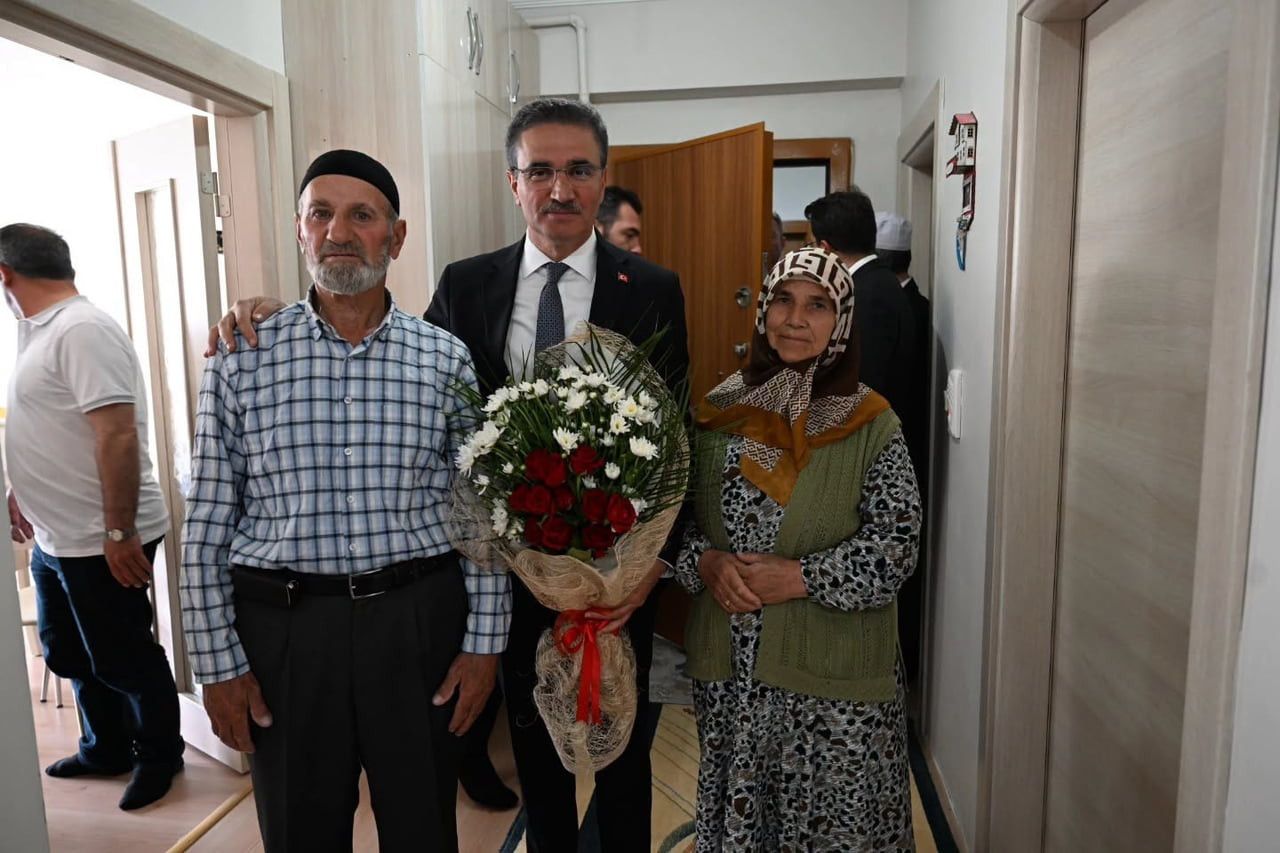 ERZURUM VALİSİ AYDIN BARUŞ, NARMAN İLÇESİNDE KIBRIS GAZİSİ HÜSEYİN KARAÇELİK VE ŞEHİT ER ENGİN...