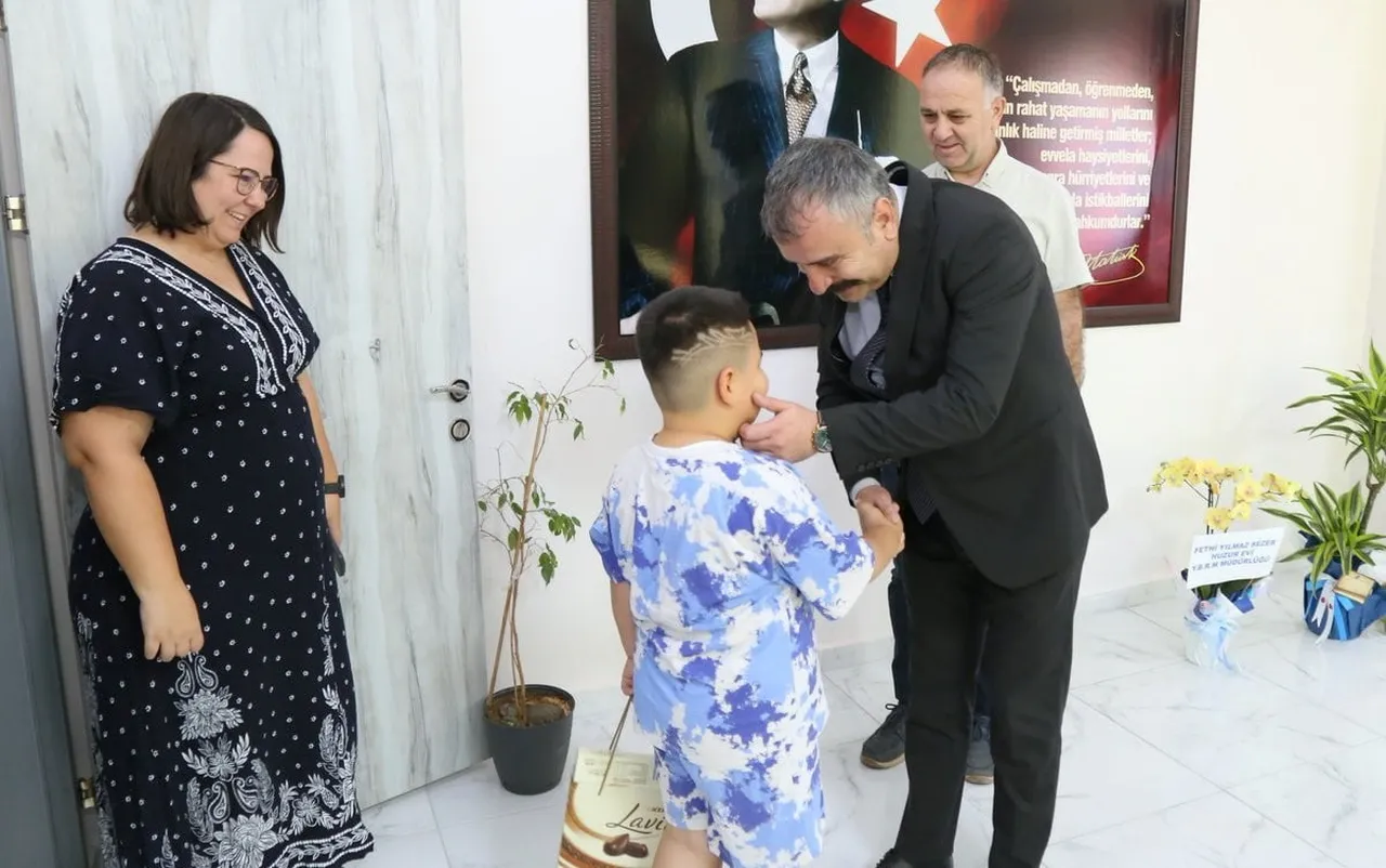 ESKİŞEHİR AİLE VE SOSYAL HİZMETLER BAKANLIĞI, KORUYUCU AİLE MODELİ KAPSAMINDA BİR ÇOCUĞUN DAHA...