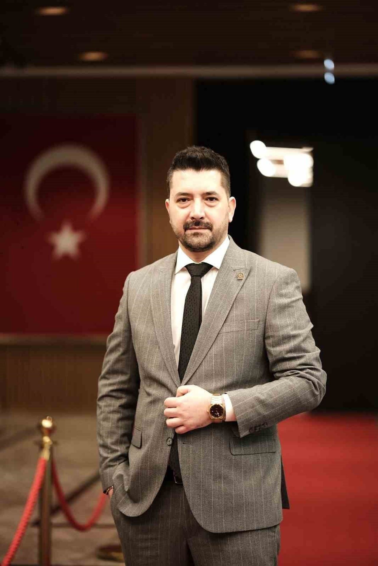 ESKİŞEHİR MÜTEŞEBBİS İŞ İNSANLARI DERNEĞİ (ESMİAD) BAŞKANI OĞUZ SİNLENMEZ, "ŞEHRİMİZİN GELECEĞİNE...