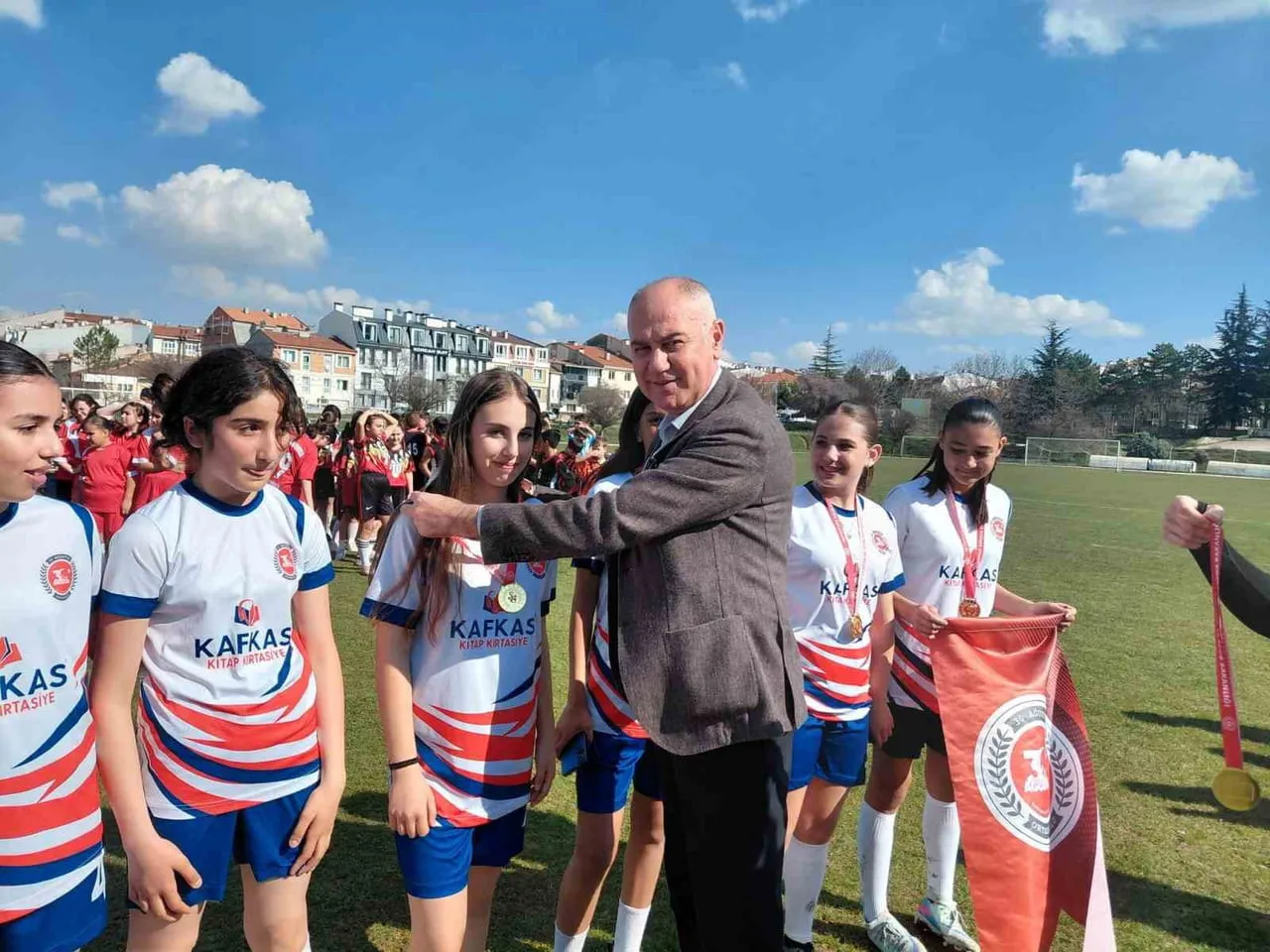 ESKİŞEHİR'DE DÜZENLENEN OKUL SPORLARI YILDIZ/KÜÇÜK KIZ-ERKEK RAGBİ MÜSABAKALARI, OYNANAN FİNAL...